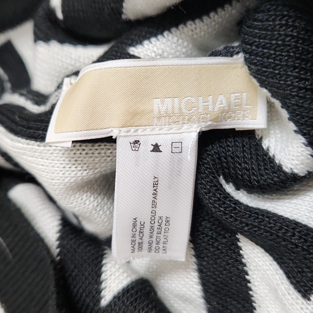 Michael Kors Black & White Logo Knit Beanie - Picture 7 of 12